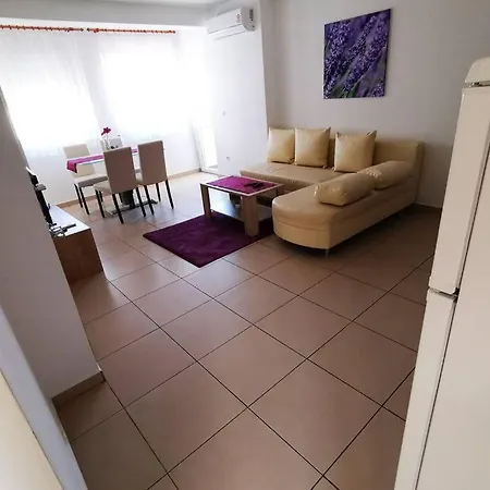 アパート Apartments Jadranka ザダル