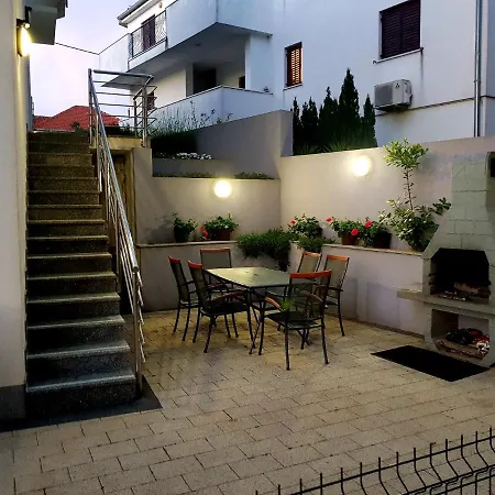 Apartments Jadranka アパート *