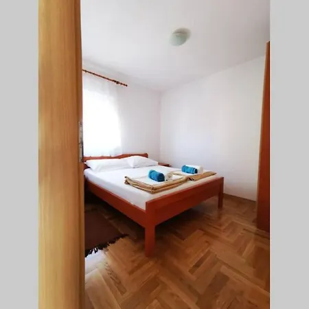 Apartments Jadranka * ザダル